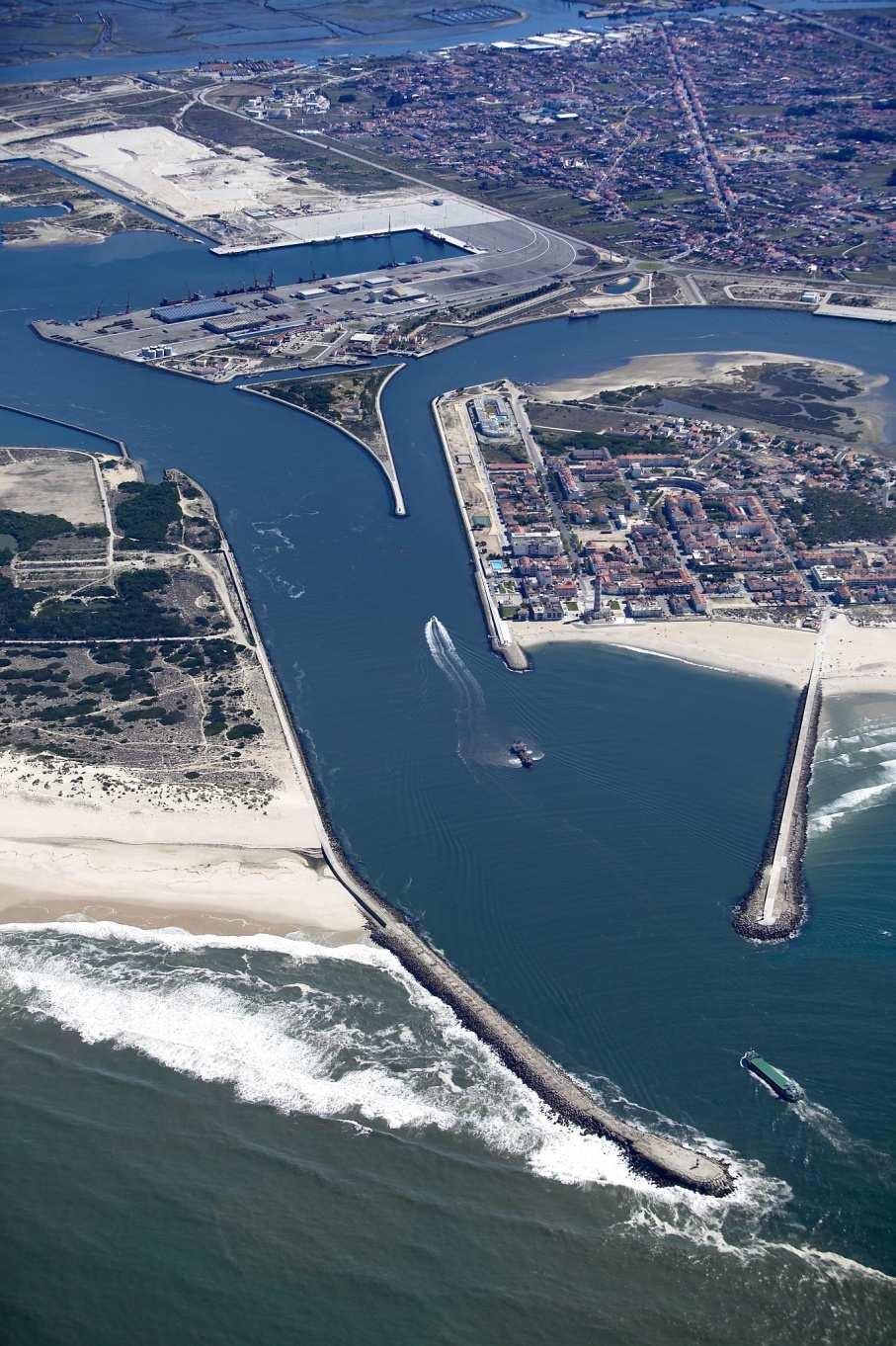 Acessibilidades Marítimas Barra de Aveiro: Cota -12 metros Z.H.