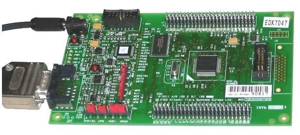 Figura II-1 - Kit de desenvolvimento EDK747 com o microcontrolador SH747.