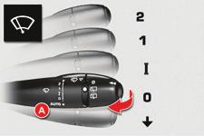 Visibilidade Comandos do limpa-vidros Os diferentes limpa-vidros na dianteira e na traseira do veículo foram concebidos para melhorar progressivamente a visibilidade do condutor em função das
