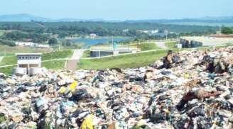 Com a finalidade de estudar a relação do homem com o ambiente no contexto urbano, este trabalho apresenta resultados da aplicação de questionário que avalia a influencia e os impactos exercidos pelo