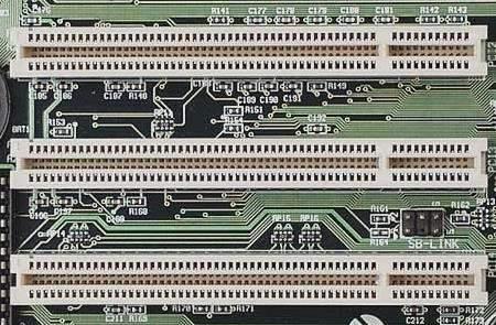 Slot PCI COMPONENTES BÁSICOS Taxa de transmissão mais rápida dando melhor desempenho às tarefas do computador.