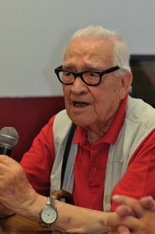 URAP NA MORTE DE JOSÉ BARATA Heróico resistente anfascista José Barata, 97 anos, ex-tarrafalista, membro fundador da URAP e militante do Partido Comunista Português, morreu no dia 7 de Junho no