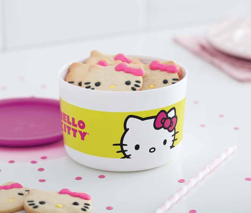 Elas vão amar comer biscoitos fresquinhos com a Hello Kitty Biscoitos sempre crocantes 54 Novidade 802448