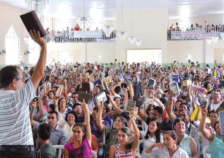 Igreja hoje [ Grupos de Reflexão favorecem o despertar da consciência.