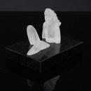 360 :: JOÃO CUTILEIRO "Menina no banho II" Escultura em cristal fosco da