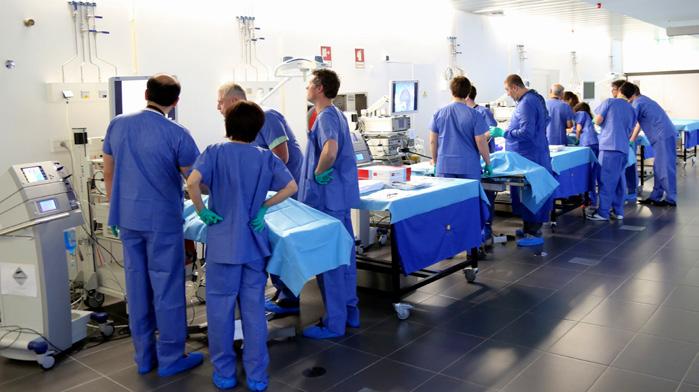 cirúrgicas para minimizar a agressividade dos procedimentos atuais; e iv) desenvolver soluções técnicas inovadoras para otimizar os procedimentos cirúrgica, minimizando a agressão.
