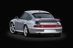 911 Turbo S Com o 911 Turbo S, construído de 1997 a 1998, a tradição das séries limitadas com assinatura da Porsche Exclusive alcançou temporariamente o seu auge,