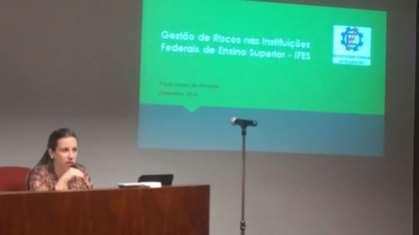 Servidora realiza apresentação no FORGEPE No dia 1º de dezembro a servidora Paula Soares de Almeida, da Auditoria Interna, realizou uma