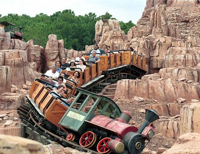 Big Thunder Mountain : montanha russa bem leve e tradicional da Disney. Criança ama! Simula um trem desgovernado pelo Velho Oeste. Foi a primeira montanha russa que meus filhos foram.