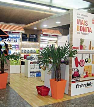 familiar de reunir os parentes para um bom almoço. Paralelamente, promotoras distribuíam os produtos para o público.