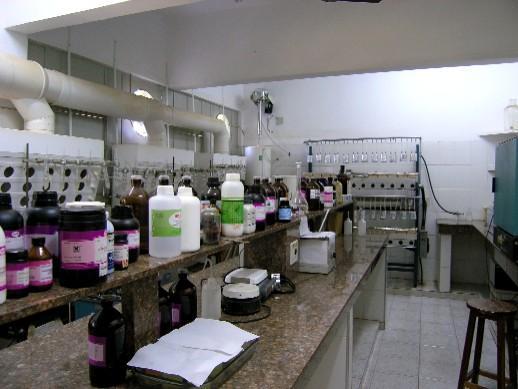 1. Introdução A Faculdade de Ciências Agrárias e Veterinárias Unesp Câmpus de Jaboticabal, está localizada a Noroeste do Estado de São Paulo, a 360 km da capital.