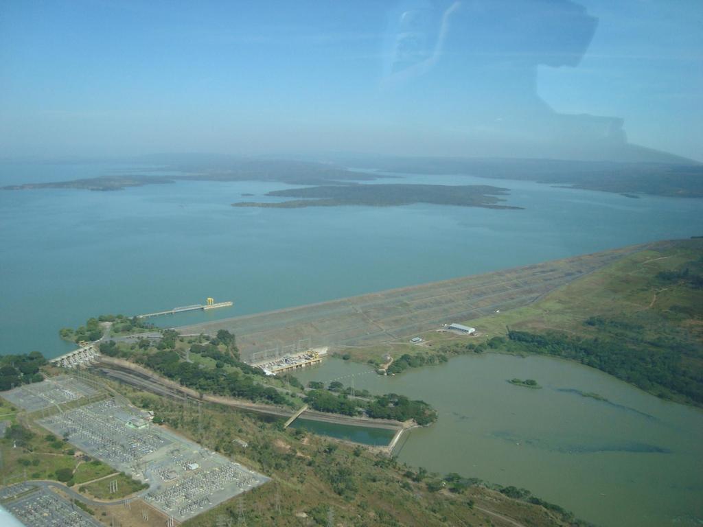 Avaliação de técnicas para proteger peixes em manobras da UHE Três