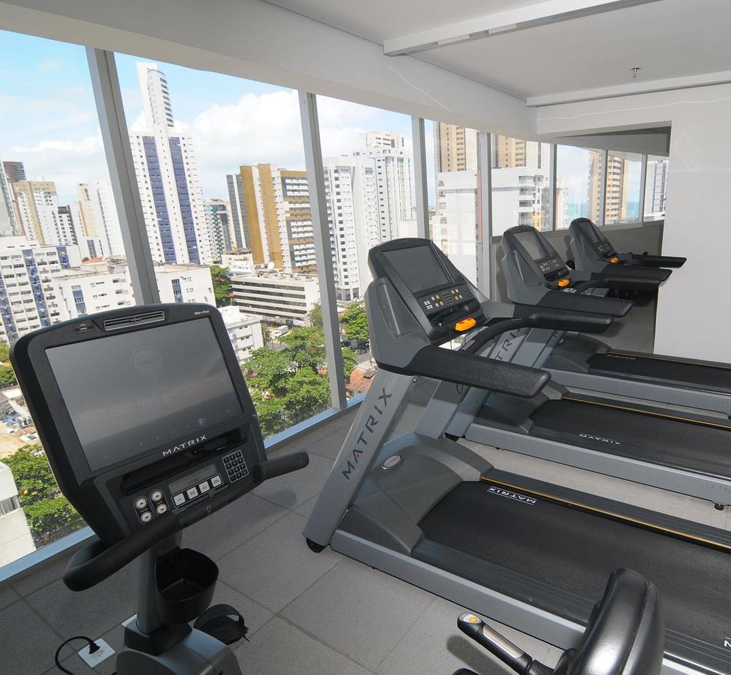 LAZER COMPLETO NA COBERTURA FITNESS CENTER 24H EQUIPAMENTOS MODERNOS COM TELAS DE LCD EM