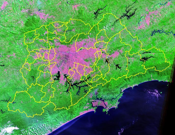 Composição em falsa cor da proveniente do sensor Landsat 5 (bandas 7, 4 e 2 ).