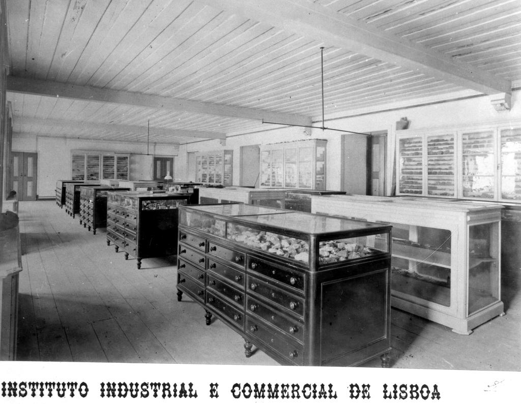 Gabinete de Mineralogia.