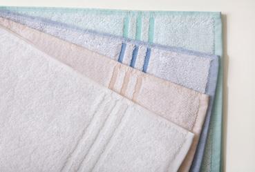 Cama & Banho Linha de toalhas (Esmeralda) Código Tecido Características Cor Larg.