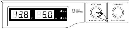 Manual de Função Zero O alimentador de força zera automaticamente a medição de corrente ao energizar. Para executar manualmente uma função zero sem um ciclo de energia: 1.