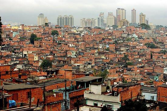 Paraisópolis Segunda maior favela da cidade de São Paulo com cerca de 80 mil habitantes; Reconhecida como