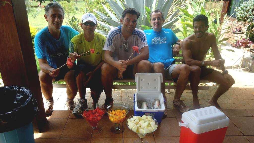 Saimos da bela chácara da Sylvia fizemos a trilha do Córrego da Bundinha, enfrentando as longas subidas