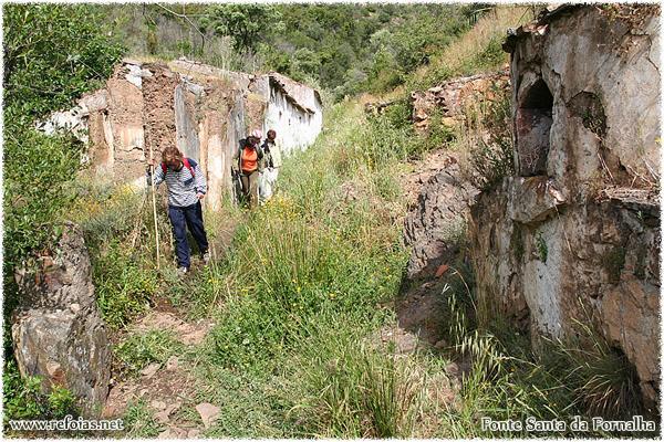 Fonte Santa da Fornalha Introdução Neste projecto de Turismo de Natureza vou abordar o tema casas de campo.