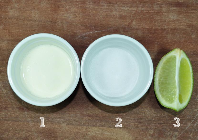 1-1 xícara de creme de leite fresco para bater chantilly; 2- ¼ de colher de café de sal; 3- ½ limão Taiti.