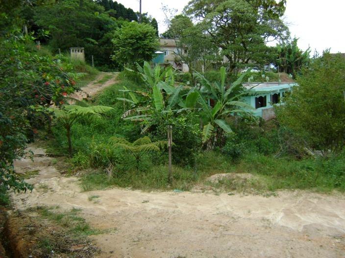 Figura 24: Grande área de convergência de fluxos, com presença de casas dentro dessa área côncava (anfiteatro). Foto F. S. Lima.