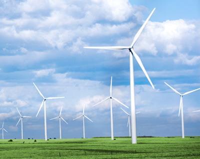 Energia eólica Obtenção: Força dos ventos captados por hélices de turbinas ligadas a geradores Vantagens: Aproveitamento de