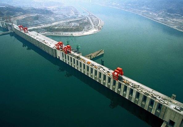 Comparação: Três Gargantas, Itaipu e Hoover Dam Três Gargantas (China): 22.