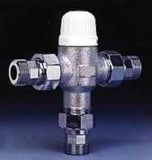 Circuito Hidráulico Válvula Misturadora Termostática A colocação de uma válvula misturadora termostática, à saída do depósito de acumulação (do qual sai a água quentepara o consumo) Permite a mistura