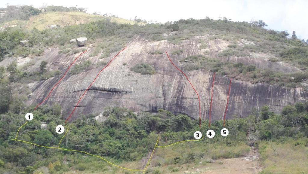 34 SETOR DO CRUZEIRO Setor de acesso mais fácil em Brejo, em menos de 5 minutos chega-se às bases das vias, que são no geral bem positivas e fáceis, exceto por um ou outro lance.