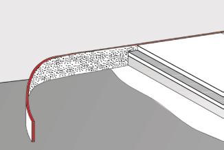 Uma vez instalado, sobressairá no mínimo 50 mm por cima da cota de acabamento do conjunto base + pavimento. Após a instalação do pavimento definitivo, retira-se a película sobrante.