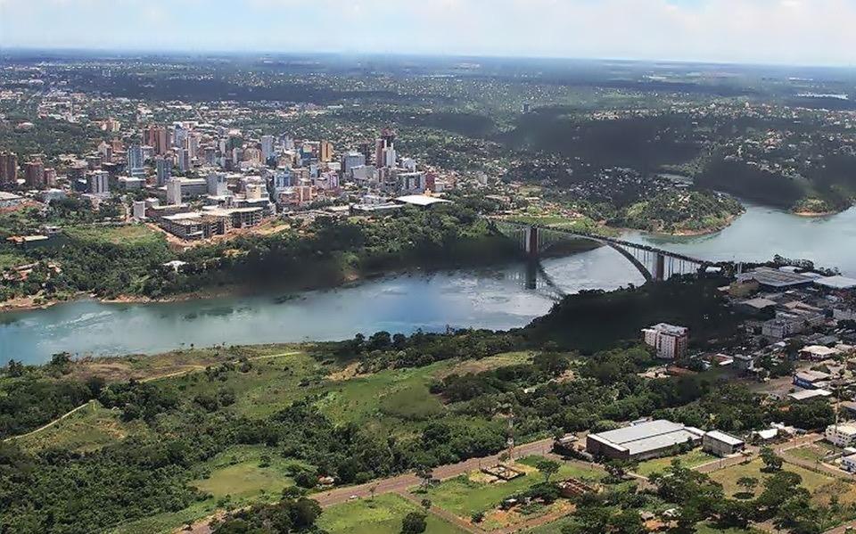 Soluções para corpos hídricos Projetos de Drenagem Urbana Tratamento do esgoto das cidades antes do descarte no rio.