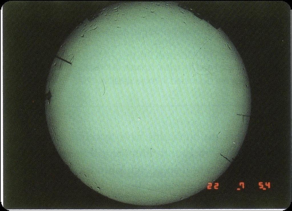 26 Figura 5 Céu parcialmente encoberto Fonte: Baker e Steemers (2002) A condição de céu encoberto é caracterizada pelo zênite ser o ponto mais brilhante da abóboda e o horizonte ser mais escuro numa