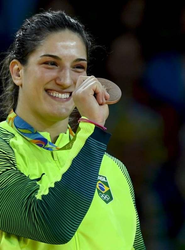 voltamos com uma medalha de bronze Mayra Aguiar conquista o bronze nas Olimpíadas e se torna a