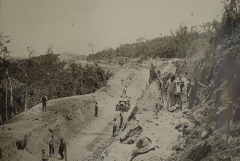 115 Figura 23 Obras da Cachoeira da Graça à esquerda e do aqueduto à direita (1914).