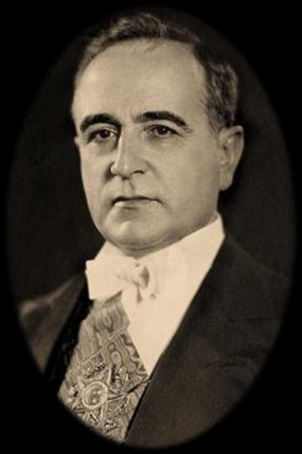 A Constituição de 1934 teve vida curta. Ao mesmo tempo em que tentou estabelecer uma ordem liberal e moderna, buscou também fortalecer o Estado e seu papel diretor na esfera econômico-social.