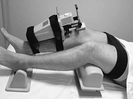 RECONSTRUÇÃO ANATÔMICA DO LIGAMENTO CRUZADO ANTERIOR DO JOELHO: BANDA DUPLA OU BANDA SIMPLES? 201 Tabela 4 Relação pós-operatória dos testes IKDC subjetivo e Lysholm entre os grupos.