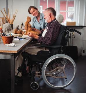 Azalea e Azalea Assist Múltiplas regulações, múltiplas posições A cadeira de rodas Azalea é a escolha ideal para utilizadores moderadamente ativos ou com pouco controlo do tronco.