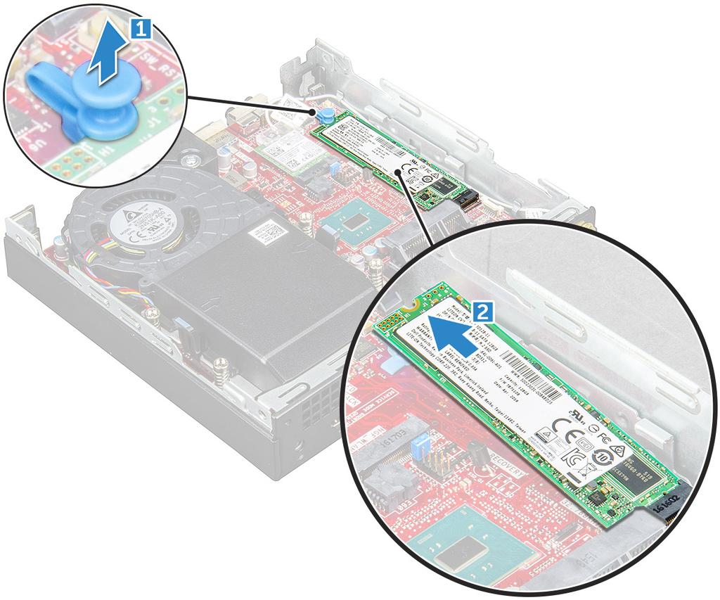 Como instalar a SSD PCIe M.2 1 Insira a placa SSD PCIe M.2 no conector. 2 Pressione a aba azul para prender a SSD PCIe M.2. 3 Instale: a montagem de unidade de 2,5 polegadas b tampa 4 Siga o procedimento descrito em Após trabalhar na parte interna do computador.