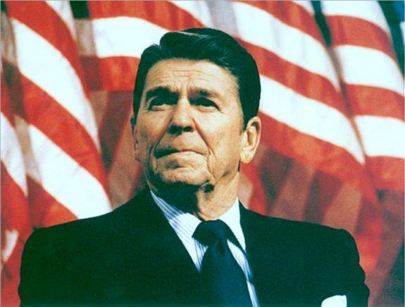 REINÍCIO DAS TENSÕES - ANOS 1980 - PROJETO ARMAMENTISTA DOS EUA RONALD REAGAN