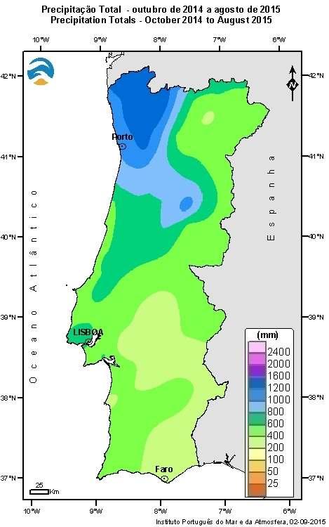 Figura 5 - Precipitação acumulada desde 1 de outubro 2014 (esq.) e percentagem em relação à média 1971-2000 (dir.