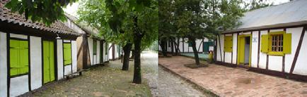 Também estão em seu currículo, jardins como o do Palácio Itamaraty, Aterro do Flamengo e da Unesco em Paris. Figura 4: Ponte do Imperador Fonte: Site da Prefeitura Municipal (IVOTI, [201-], online).