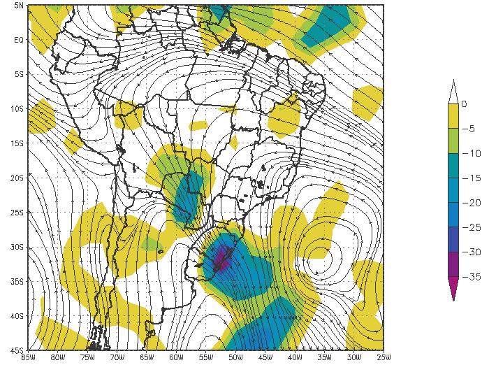 117 (a) (b) (c) Figura 49 Análise sinótica para o dia 10/09/2005-12UTC (a) Convergência de fluxo de