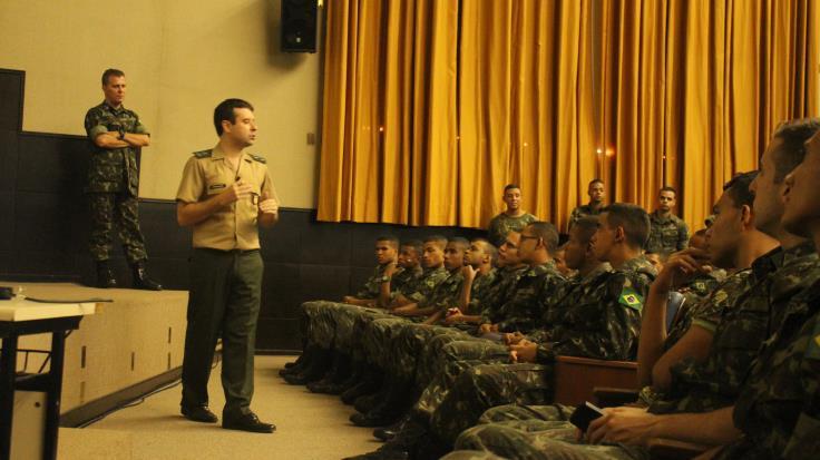 Sempre entusiasmado com temas de grande importância acadêmica CCSv/IME em ação No dia 14 de junho, os integrantes da Companhia de Comando e