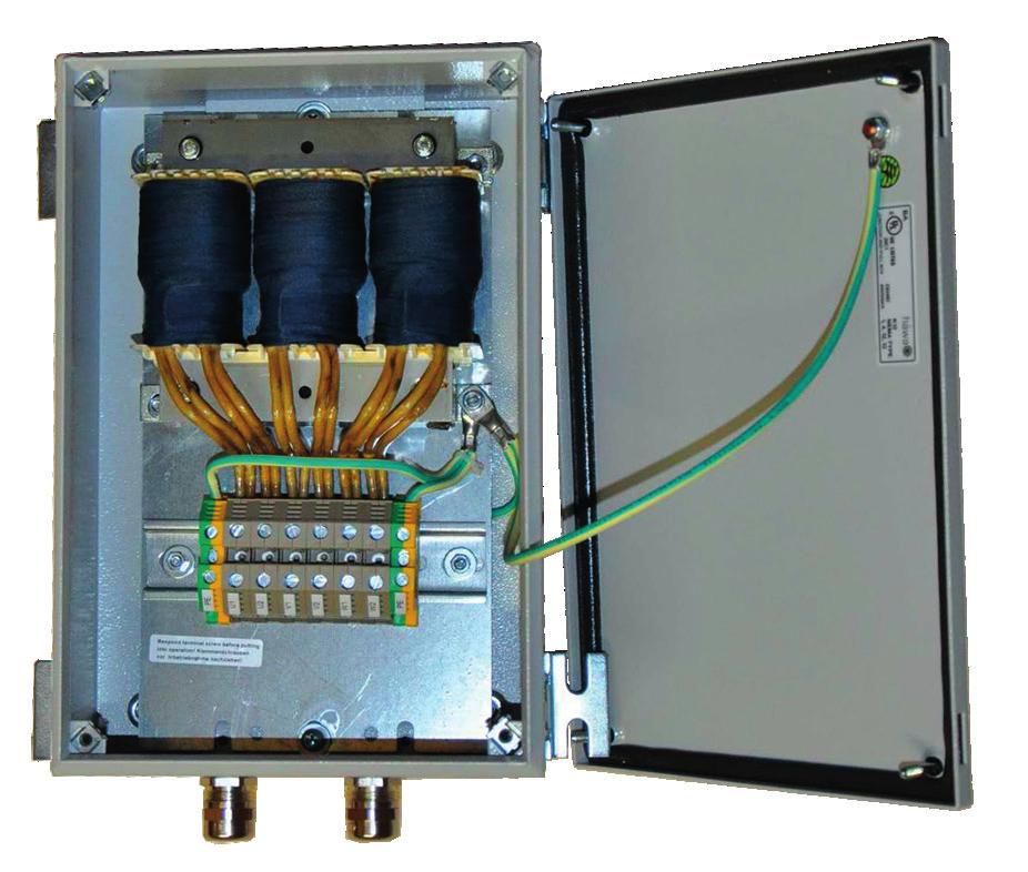 Filtro a la salida del variador / Filtro à saída do variador Para reducir la influencia de harmónicos y ruido eléctrico generados por todo variador de frecuencia (importantes picos de tensión que