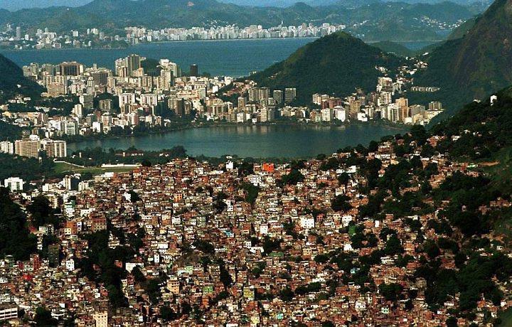 CONCEITO DE URBANIZAÇÃO Nos países subdesenvolvidos o processo de urbanização é mais