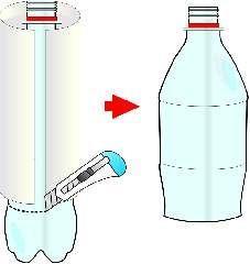 1 - Corte o tubo de PVC de 100 mm em duas partes de 31 e 29 cm. Faça uma abertura longitudinal em cada uma delas. Essas medidas servem para a maioria das garrafas PET de 2 litros.