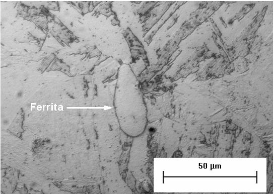 1 Microscopia eletrônica do aço 15-5 PH no estado supersaturado