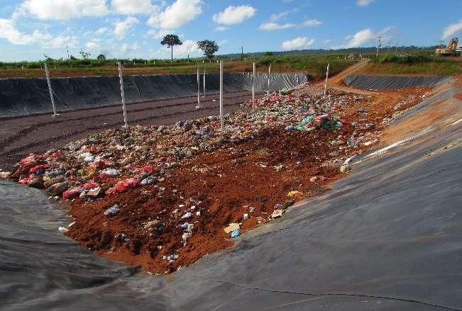 Mitigações dos impactos - Plano Ambiental de Construção Aterro Sanitário Resíduos Não Recicláveis UHE São Manoel de julho a dezembro (Kg) Resíduos Julho Agosto Setembro Outubro Novembro Dezembro
