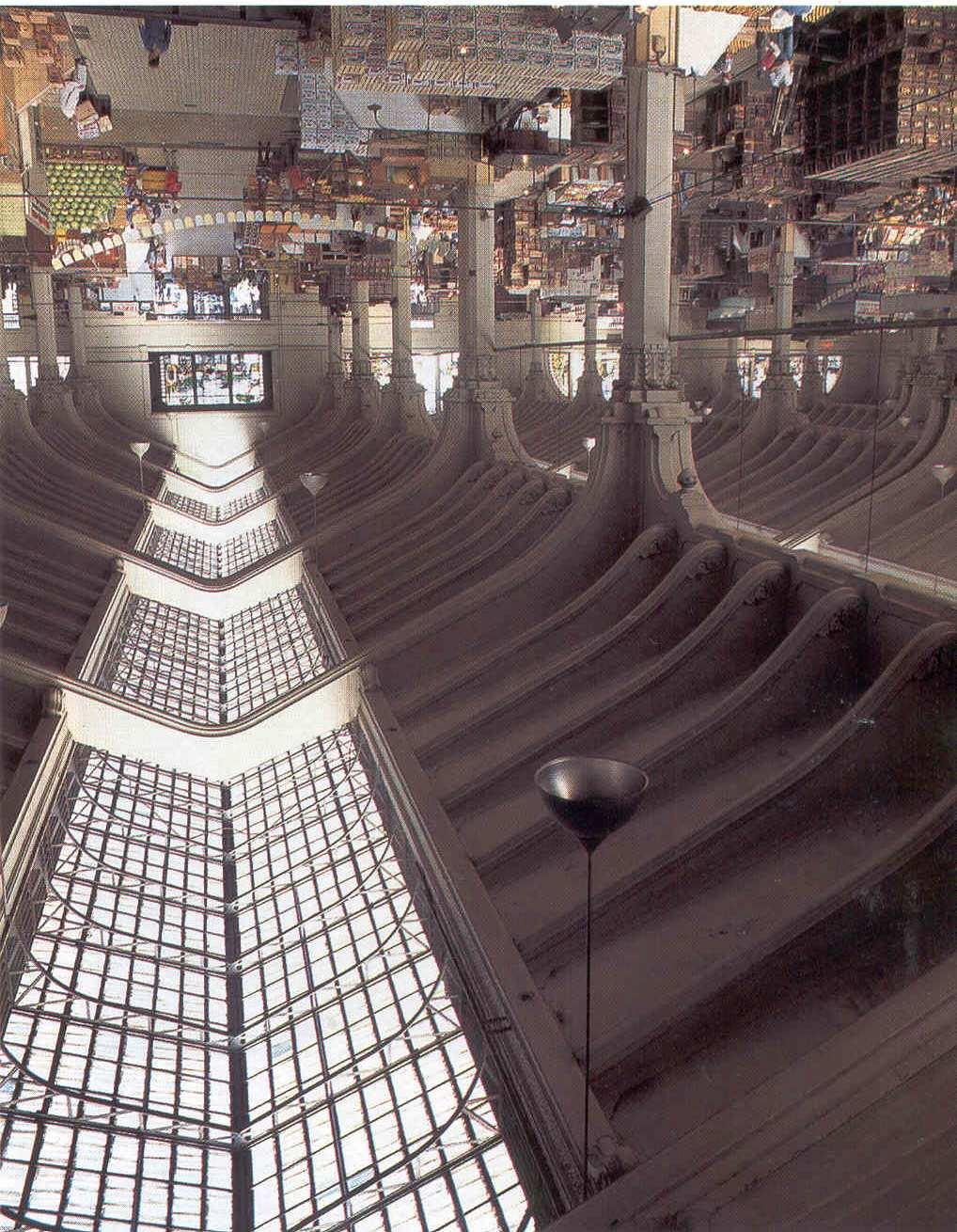40 FIGURA 6 Exemplo de Teto com dupla inclinação - Mercado Municipal São Paulo, SP (Vianna & Gonçalves, 2001).